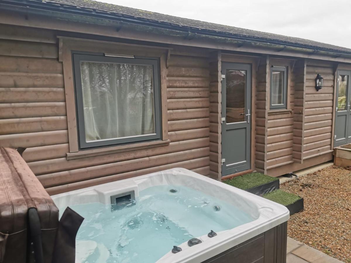 Sidley Chestnut Meadow Country Parkヴィラ エクステリア 写真
