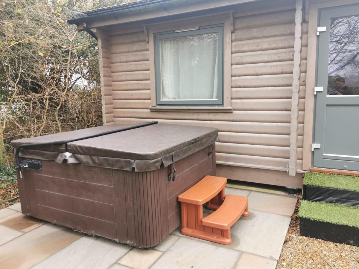 Sidley Chestnut Meadow Country Parkヴィラ エクステリア 写真