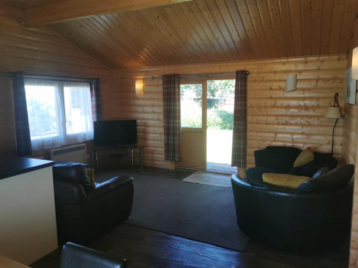 Sidley Chestnut Meadow Country Parkヴィラ エクステリア 写真