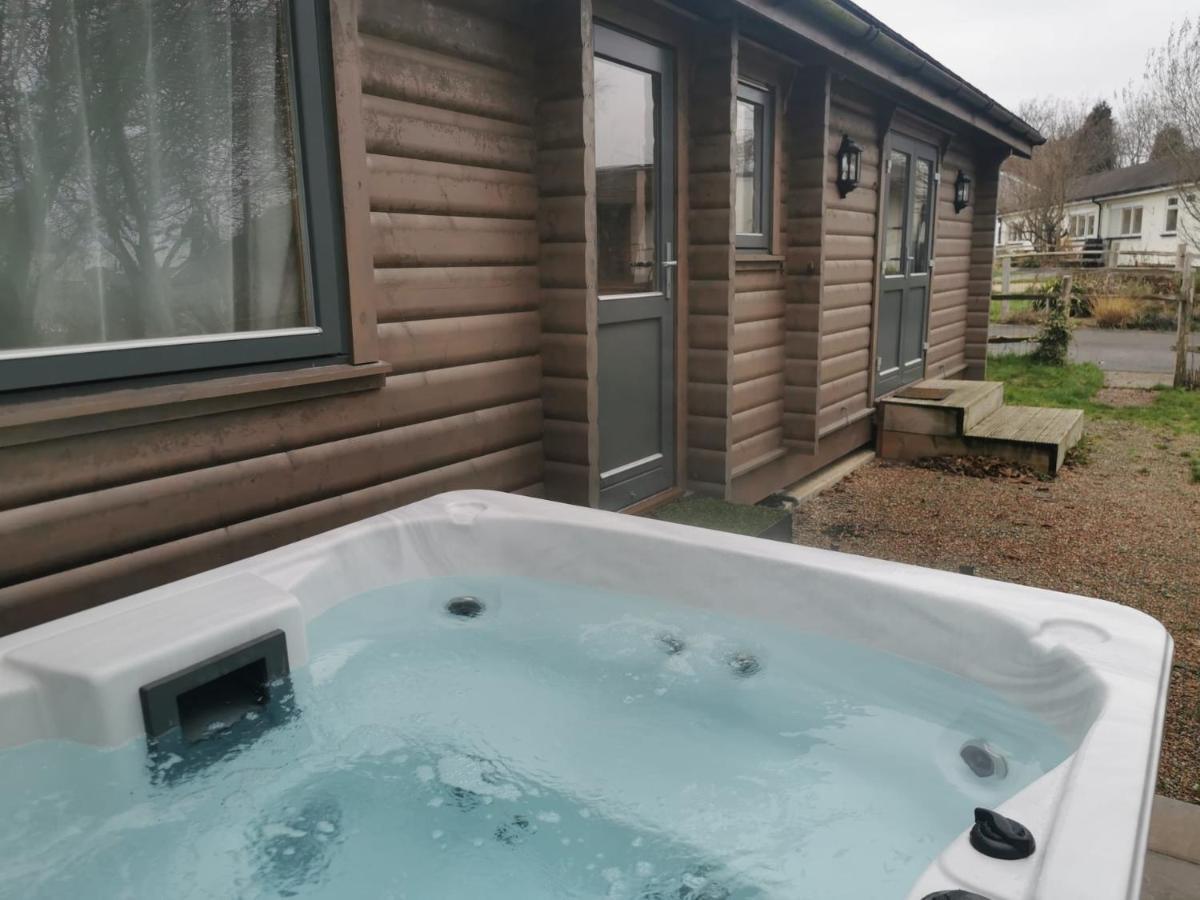 Sidley Chestnut Meadow Country Parkヴィラ エクステリア 写真