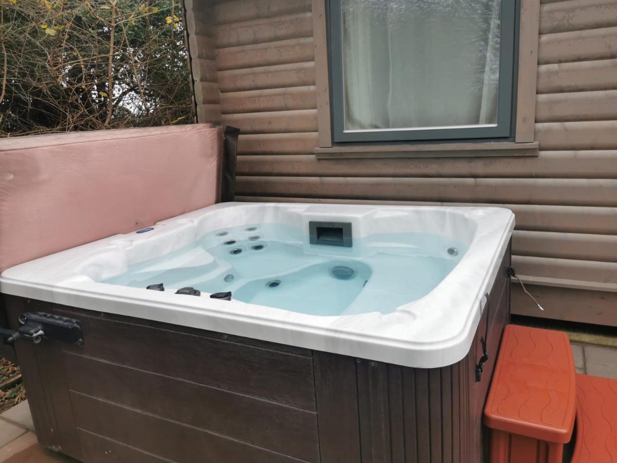 Sidley Chestnut Meadow Country Parkヴィラ エクステリア 写真